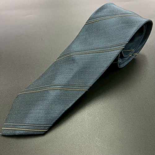 Cravatta righe look blu - a,